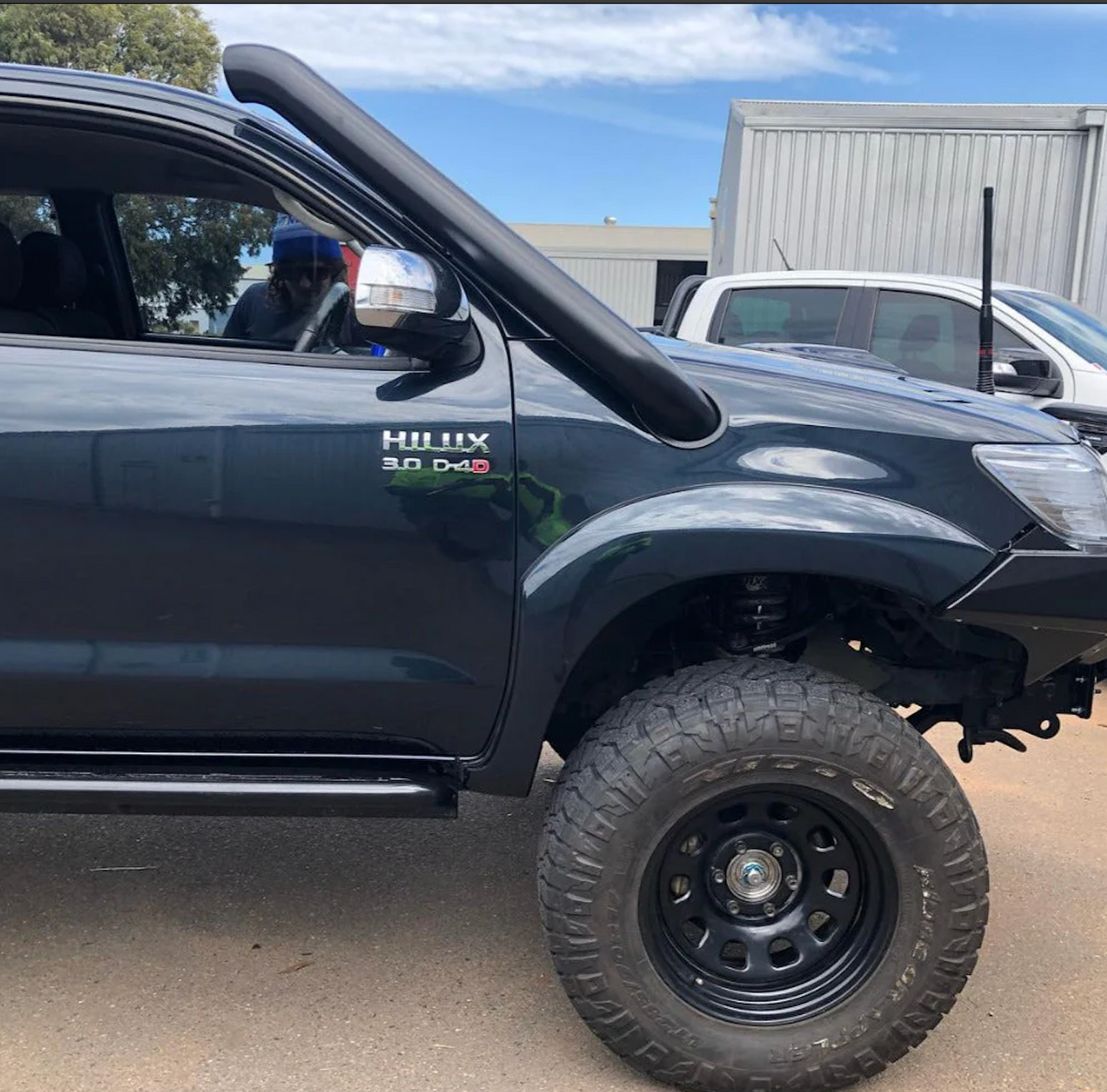 Black Stainless Steel Short Entry Snorkel Kit – Toyota Hilux N70 2005–2015