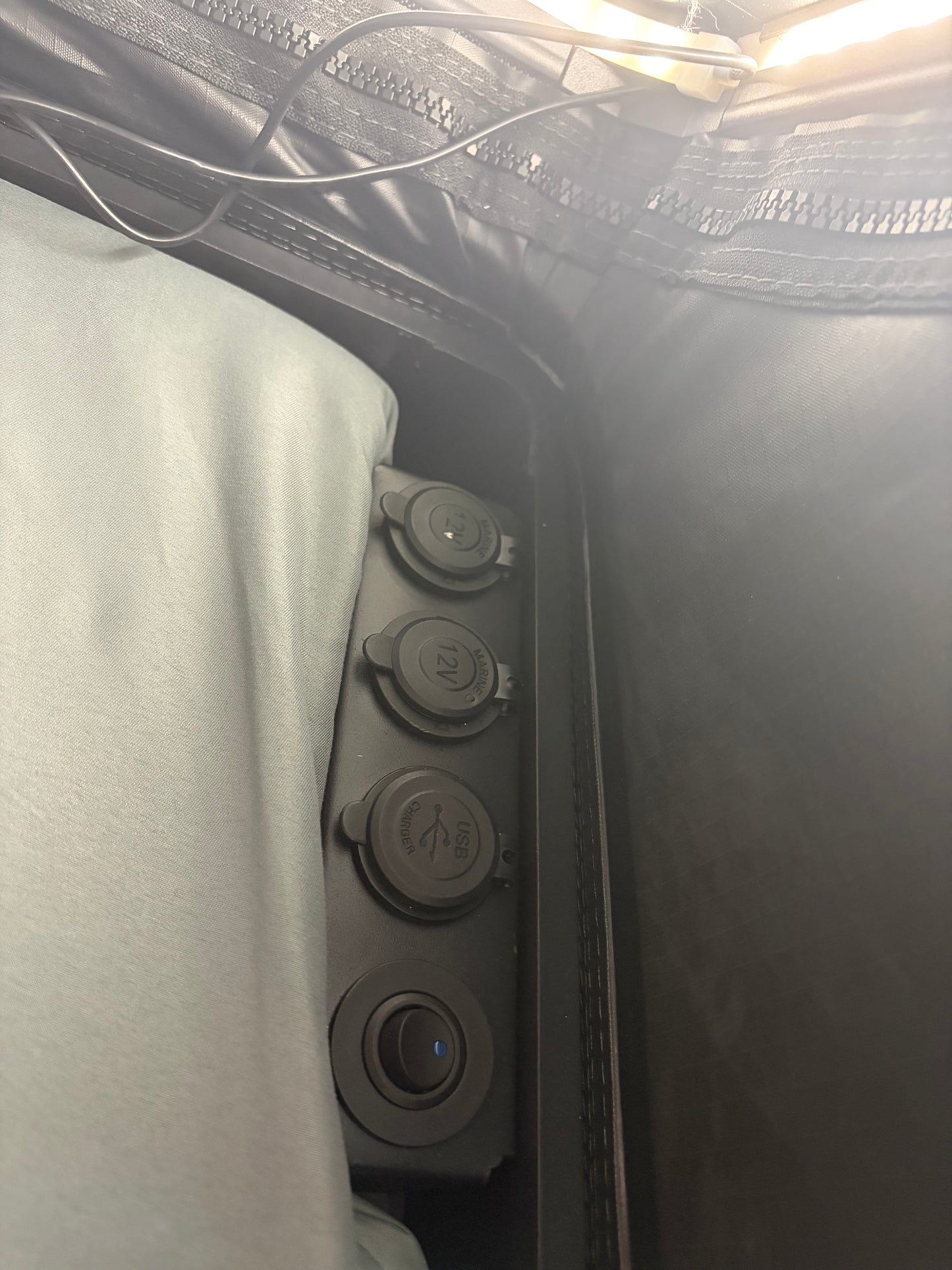 DSR AUTOMOTIVE Roof Top Tent