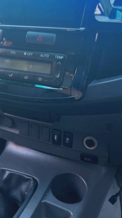 USB 2.0 Mount – Toyota Hilux N70 (2005–2015)